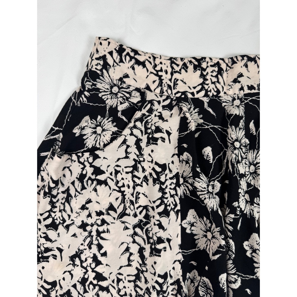 Free People Black Cream Floral High Waisted Shorts Size 2 Side Zip Pocket - Picture 2 of 9